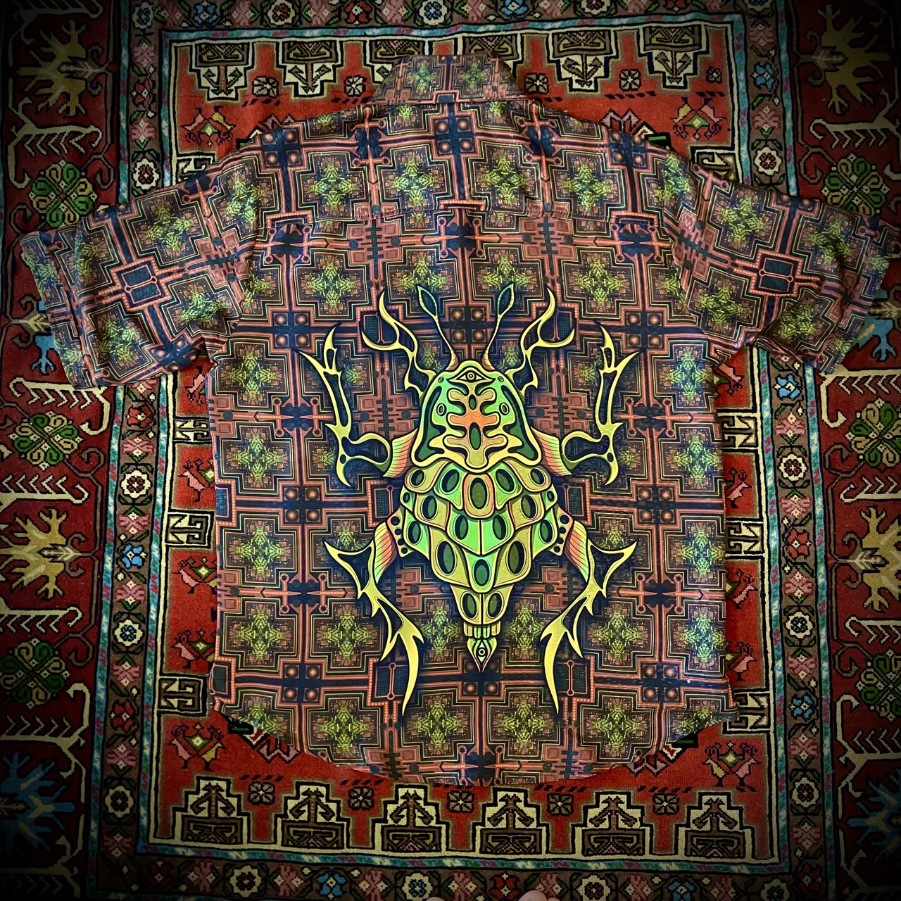 پیراهن سایکدلیک مدل Cockroach بلک لایت